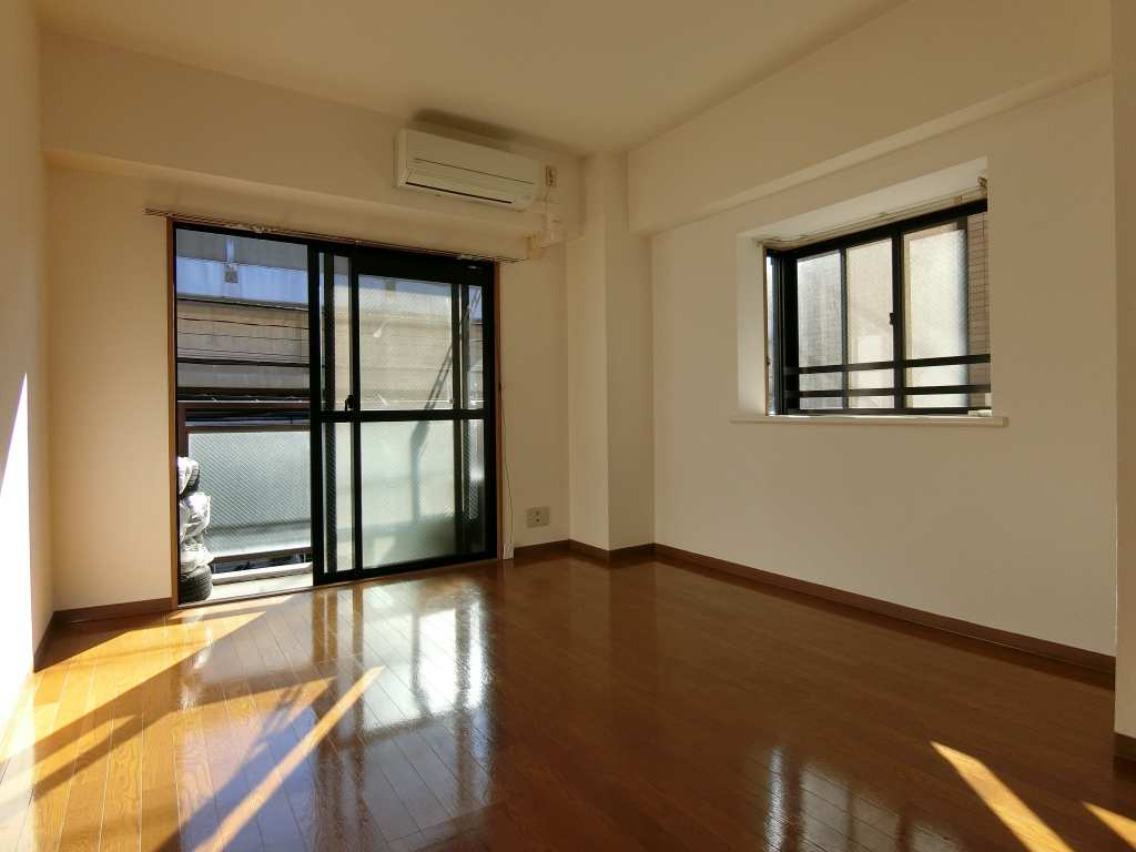居室・リビング　前面棟なし日当り良好な角部屋
