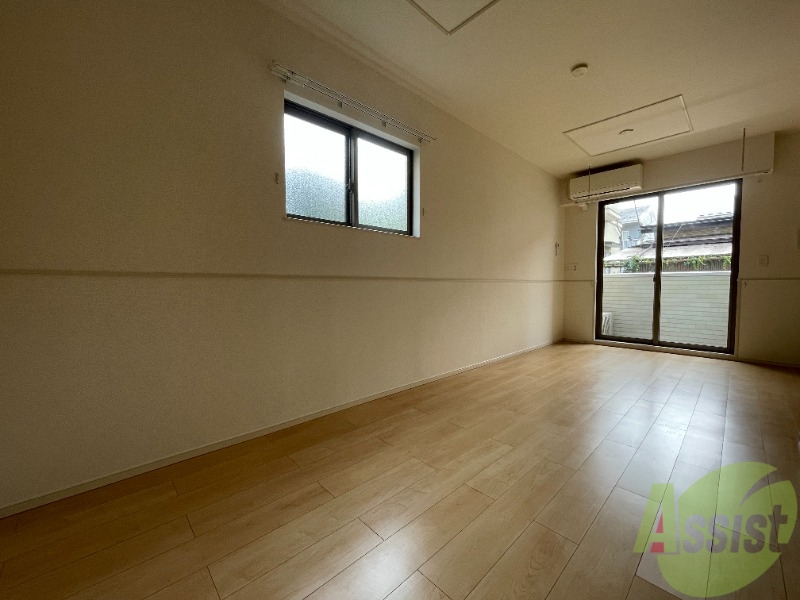 居室・リビング　１２．１帖のリビングダイニングです。広々としたお部屋ですね。