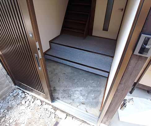 ＪＲ山陰本線 嵯峨嵐山駅 徒歩5分 2階建 築67年の玄関写真