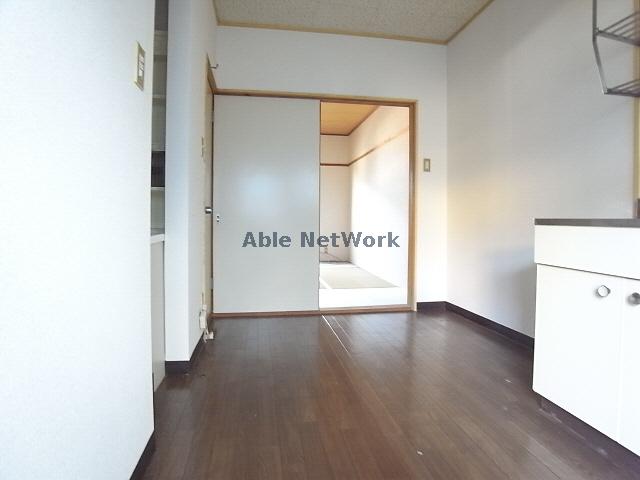 アーバンハイツ和合の居間写真