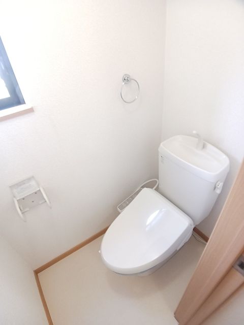 ラシーヌIII四番館のトイレ写真