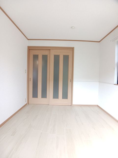 ラシーヌIII四番館の居間写真