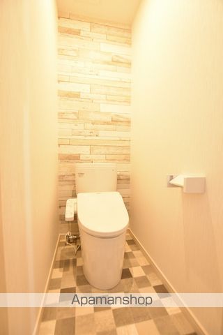 azami apartmentのトイレ写真