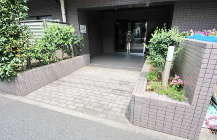 エントランス　インペリアル松岡