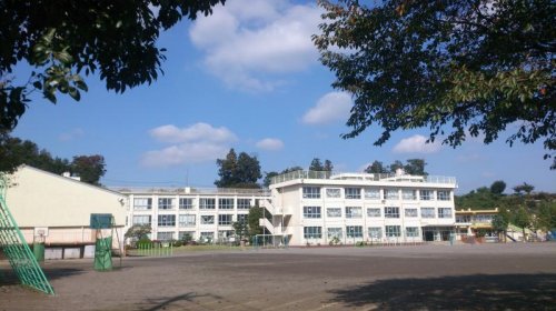 小学校　狭山市立水富小学校（小学校）まで1350m