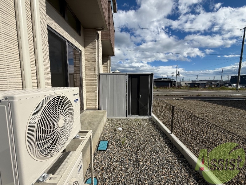 駐車場　ゴミ置き場その他