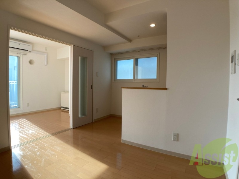 居室・リビング　広くてキレイなお部屋が広がっていて、充実した生活が送れそう。