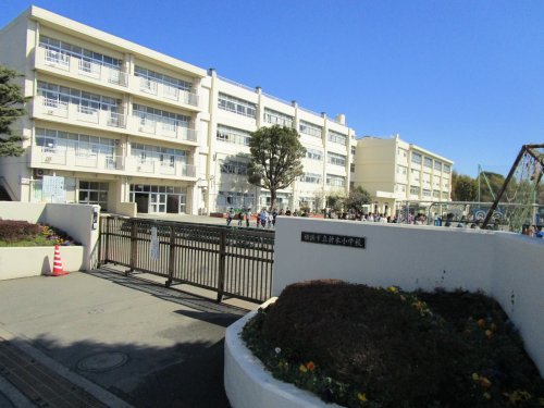 小学校　横浜市立折本小学校（小学校）まで1306m
