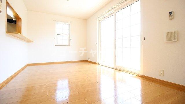 居室・リビング　ゆったり過ごせる居間です