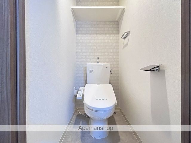 地下鉄御堂筋線 江坂駅 徒歩8分 8階建 築7年のトイレ写真