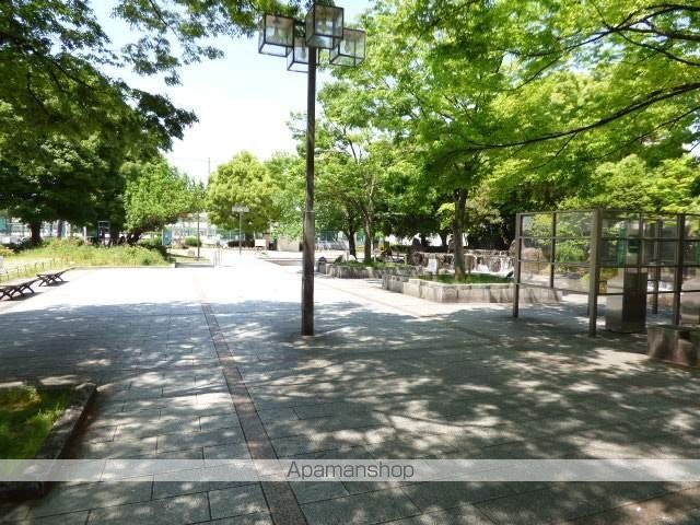 地下鉄御堂筋線 江坂駅 徒歩8分 8階建 築7年の周辺写真