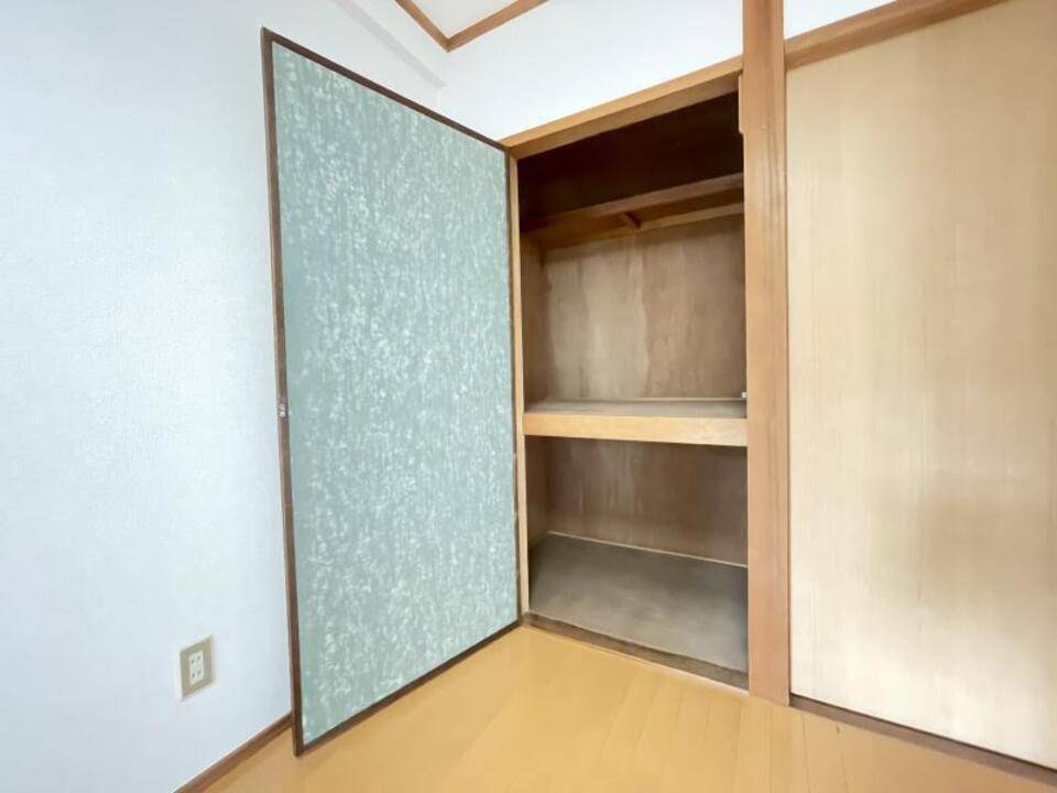 収納　押入れ