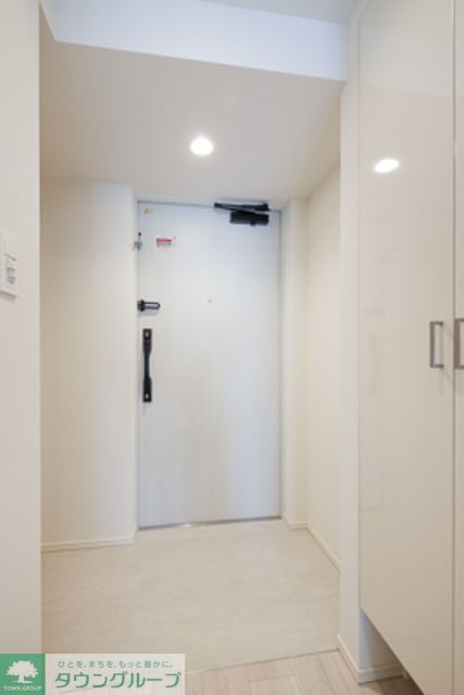 玄関　※写真は同タイプ住戸です。