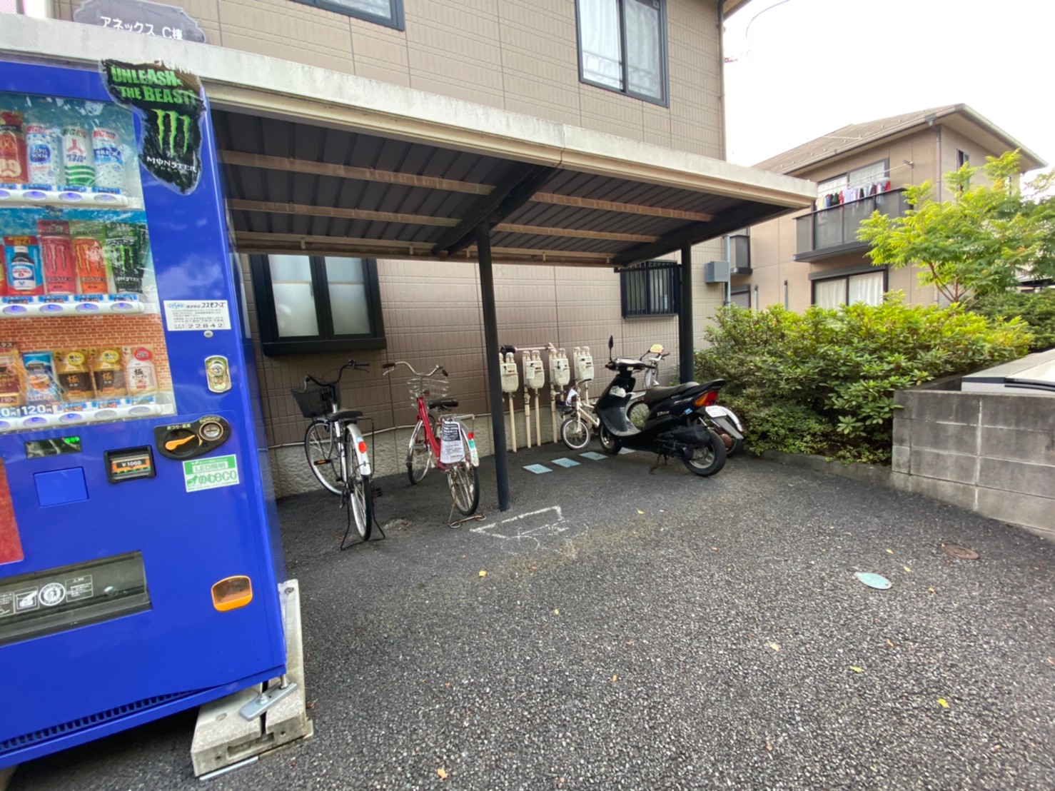 その他共有部分　安心！屋根付き駐輪場！とくに雨の日はらくらく♪