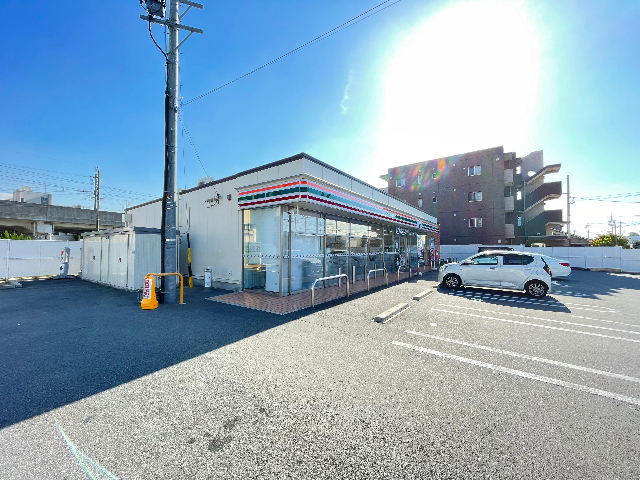 コンビニ　セブンイレブン名古屋烏森町８丁目店（コンビニ）まで244m