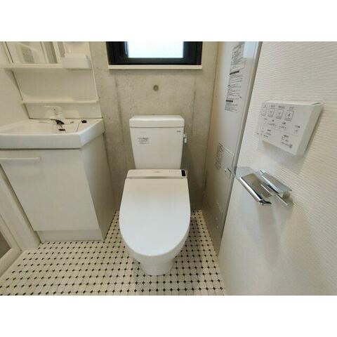 ＪＲ京浜東北線 大井町駅 徒歩10分 4階建 築7年のトイレ写真