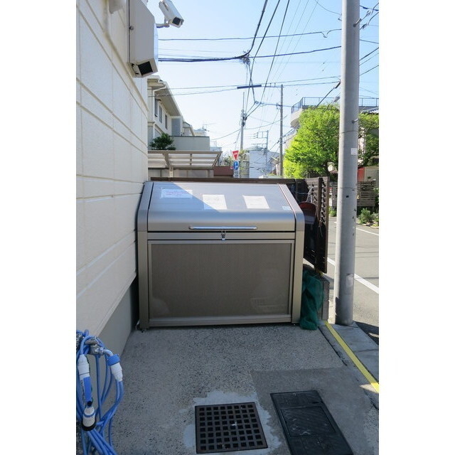 ロビー　ゴミ置場