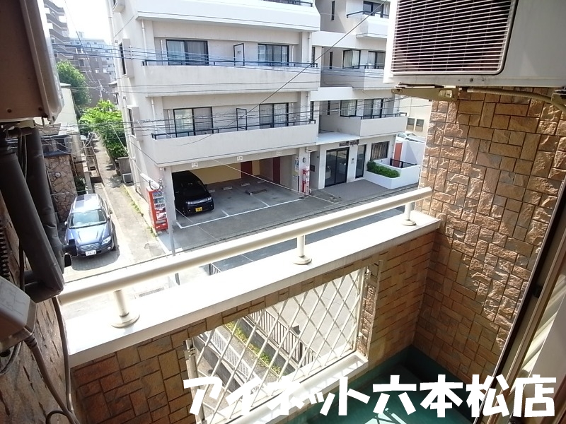 バルコニー　お洗濯物はこちらでどうぞ