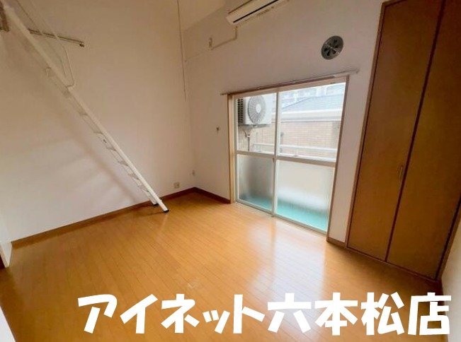 居室・リビング　広々とした洋室です