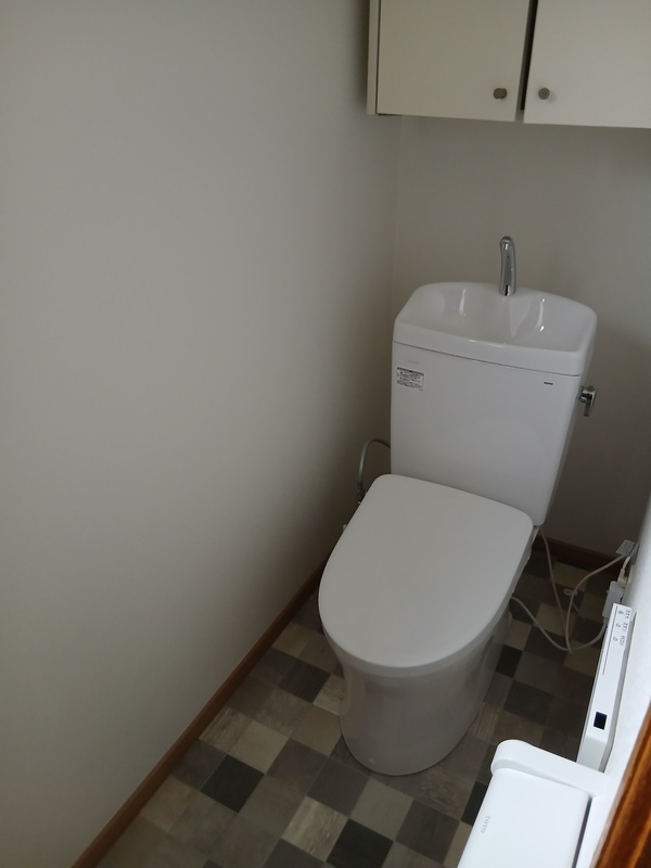 恵み野東 借家のトイレ写真