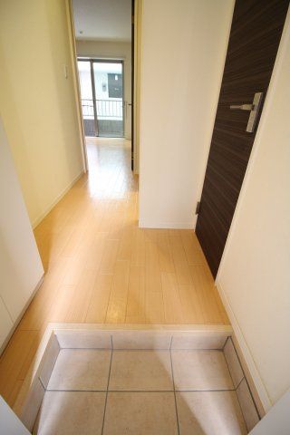 玄関　（別タイプ参考写真）スペランツァ　豊島区駒込3