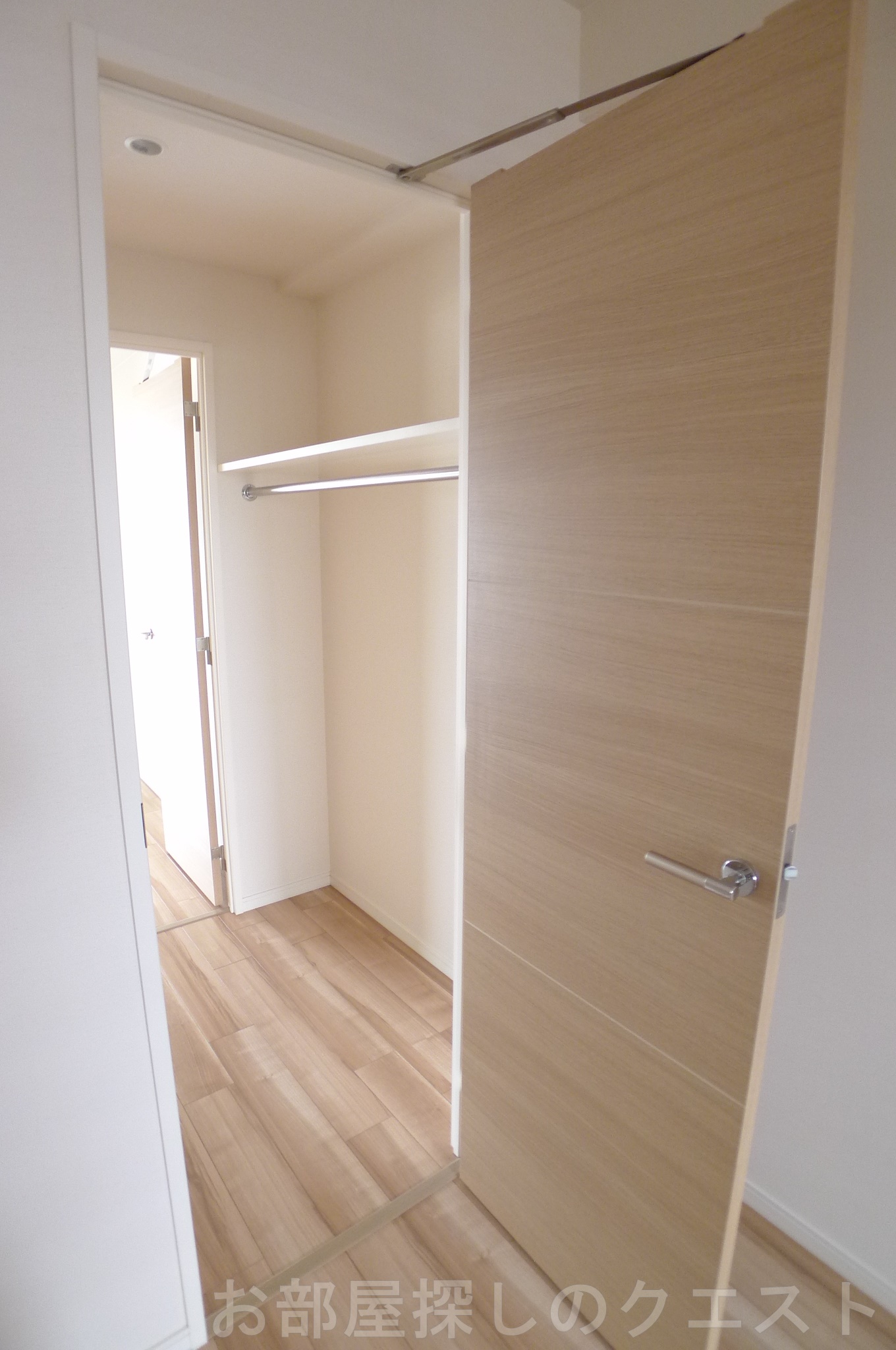 収納　（写真は同タイプ）