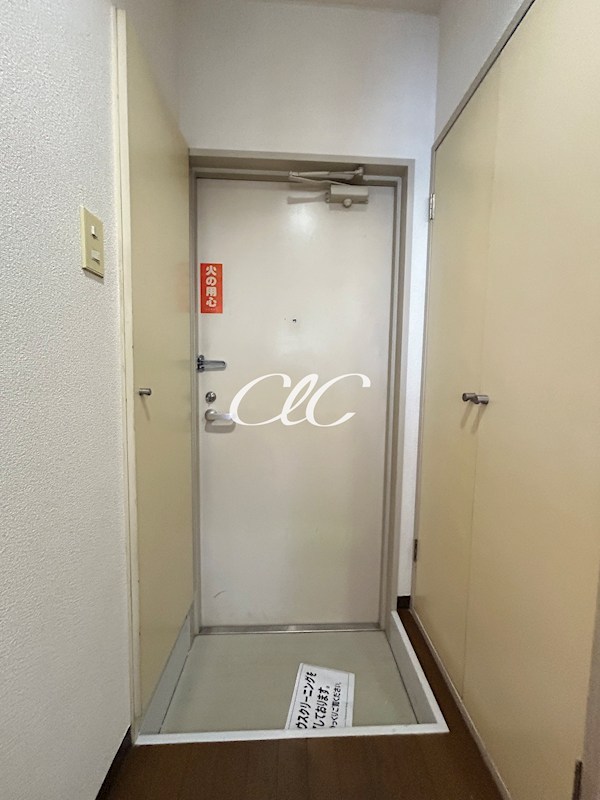 都営新宿線 瑞江駅 徒歩6分 5階建 築35年の玄関写真