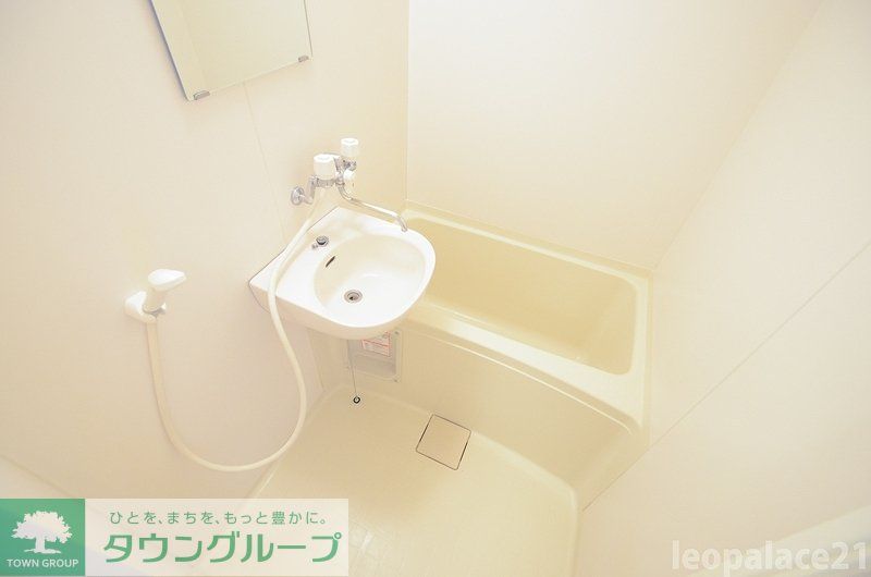 バス・シャワールーム　設備・使用は号室により異なる為、現況を優先いたします。