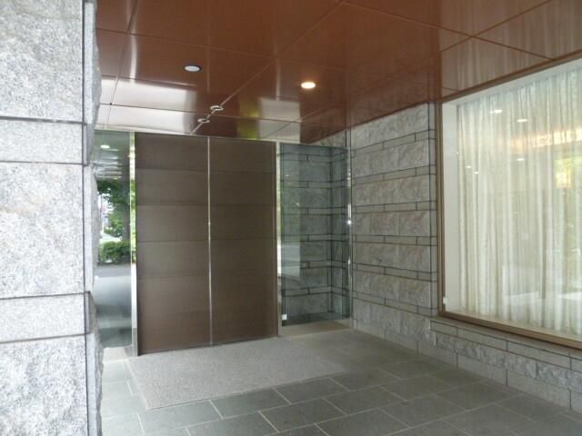 エントランス　建物の内部です