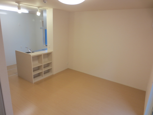 居室・リビング　別部屋写真です