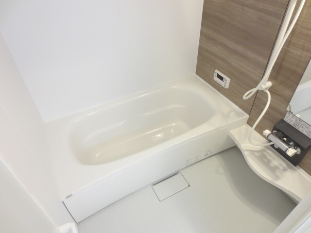 バス・シャワールーム　別部屋写真です