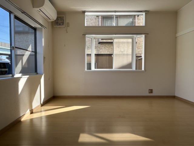 居室・リビング　洋間の様子