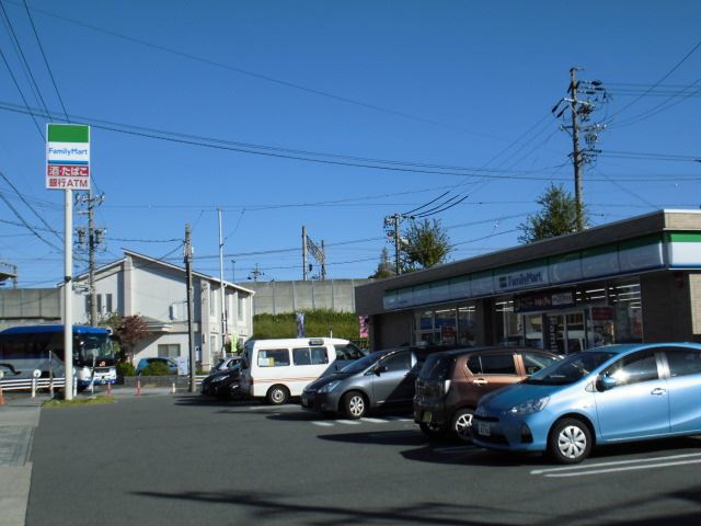 コンビニ　ファミリーマート（コンビニ）まで430m
