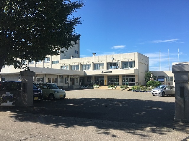 小学校　長岡市立関原小学校（小学校）まで800m