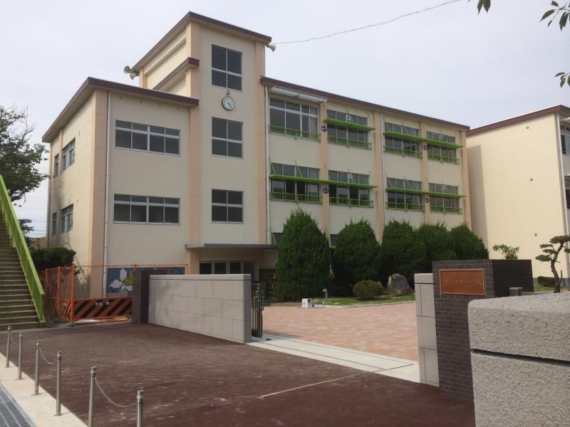 小学校　倉敷市立万寿小学校（小学校）まで1249m