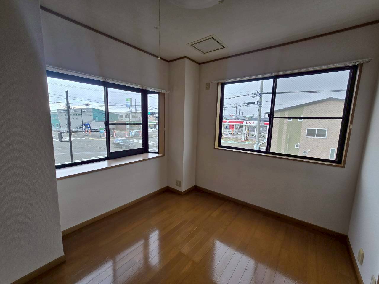 ファインクレストの居間写真