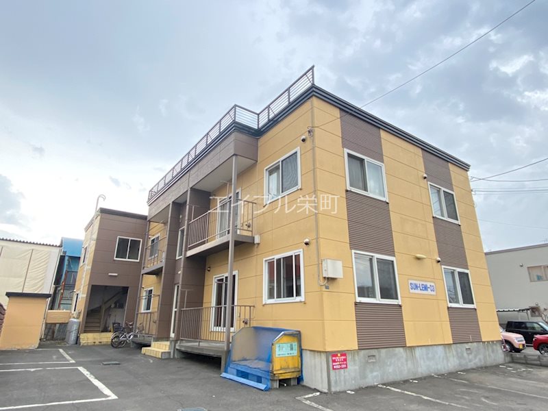 札幌市北区太平六条のアパートの建物外観
