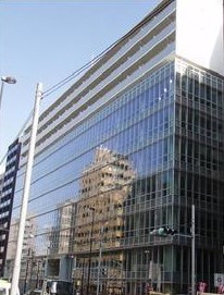 ラクアスレジデンス東新宿の建物外観