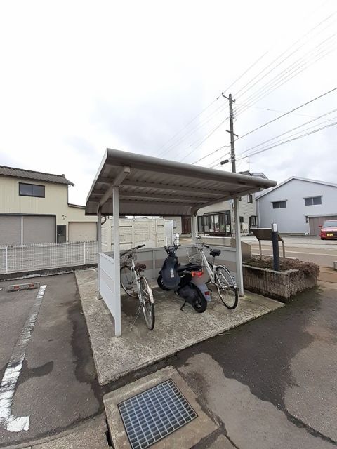 【三条市新光町のアパートのその他設備】