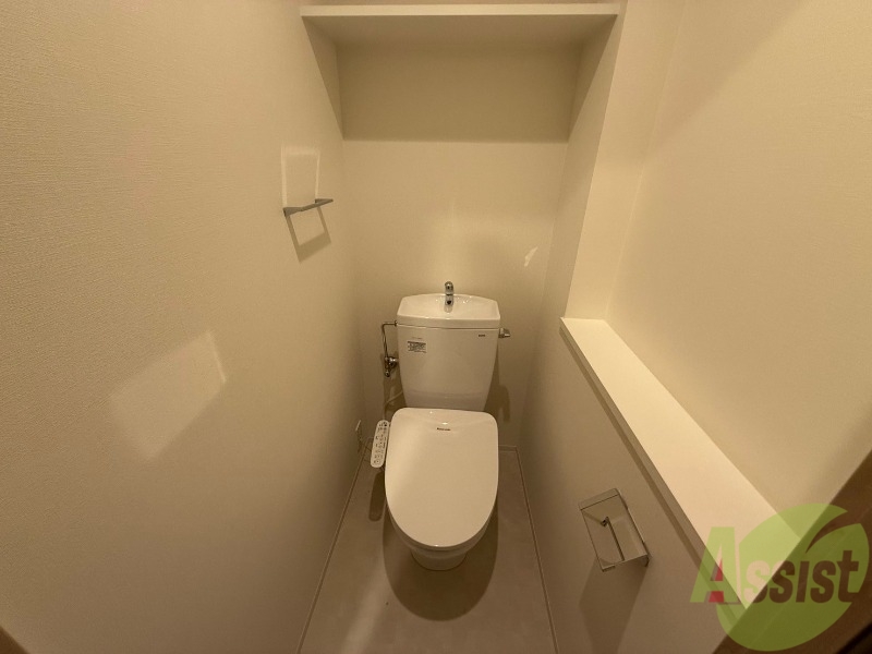 トイレ　こちらはトイレです。清潔感があり、安心して使用できます。