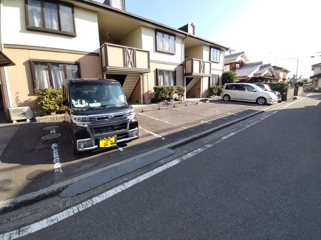 【フレグランスいおきの駐車場】