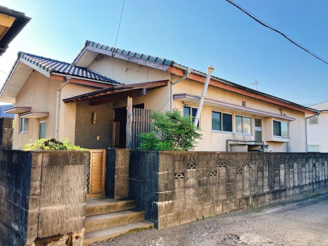 建物外観　駐車場2台可！