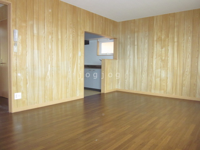 居室・リビング　居間