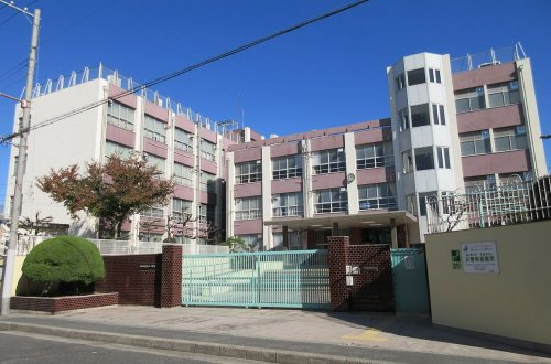 【大阪市住吉区墨江のマンションの中学校】