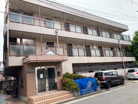 【尼崎市道意町のマンションの建物外観】