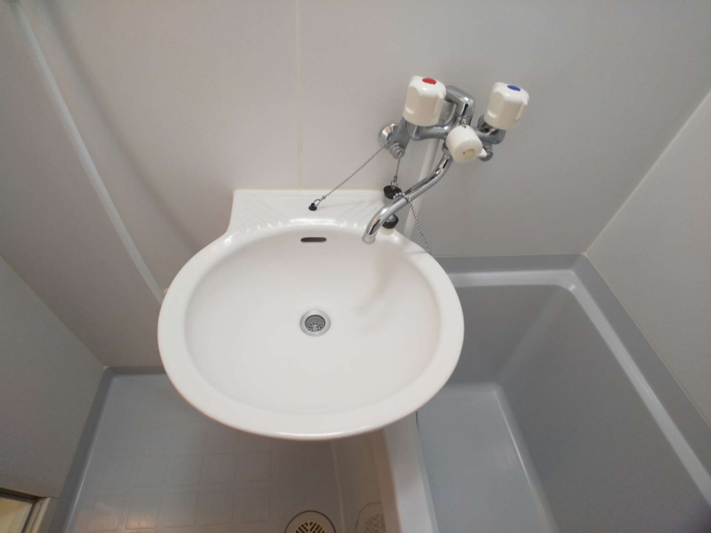 その他　鏡を備え　準備のしやすい洗面台