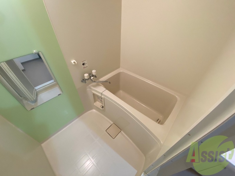 バス・シャワールーム　お風呂になります。一日の疲れを癒してくださいね。