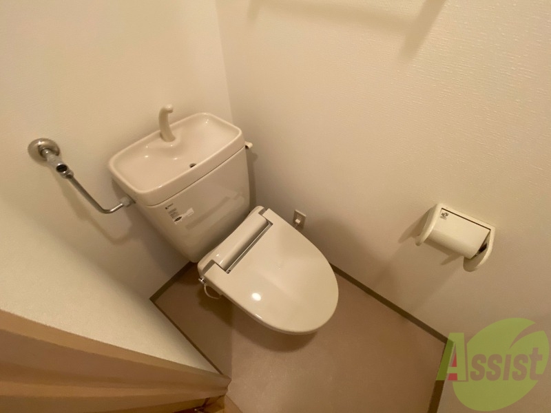 トイレ　ウォシュレット機能がついたトイレ。安心して使用できますね。