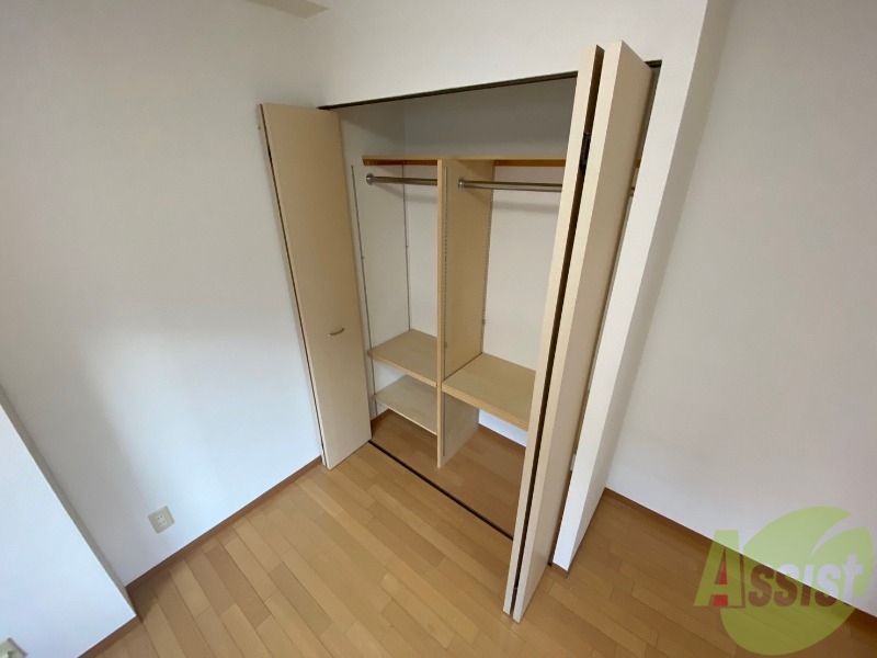 収納　クローゼットは奥行きもあり、荷物が多い方でも安心です。