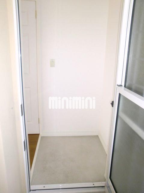 玄関　広めの玄関スペースです。